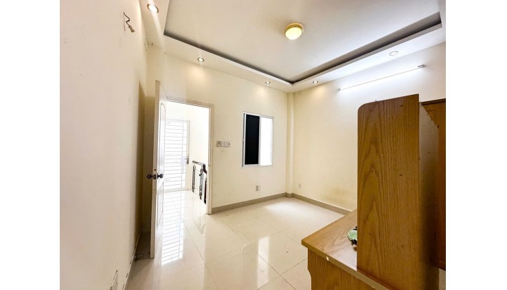 HÀNG CỰC HIỂM, NHÀ 3 TẦNG, SÁT MẶT TIỀN NGUYỄN VĂN ĐẬU P5 BÌNH THẠNH CHỈ HƠN 6 TỎI, NỢ HẬU TÀI LỘC,  Ô TÔ ĐỖ CỬA, SHR